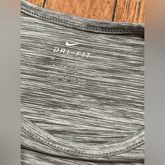 Nike kids Heather Gray Sweatshirt with Pink Logo - Picture 4 of 9